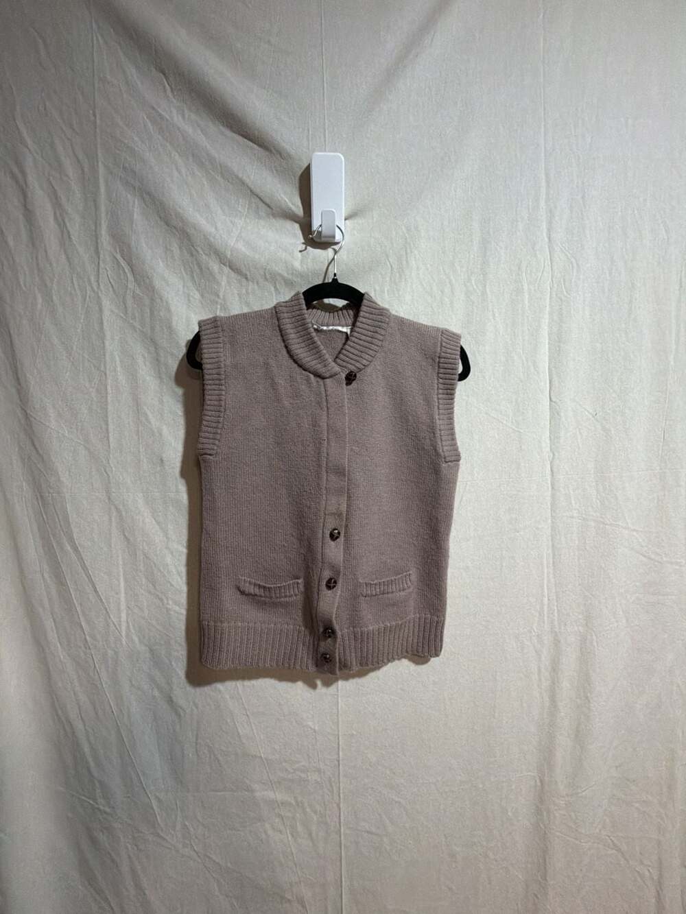 MERINO WOOL BUTTONED VEST - BROWN